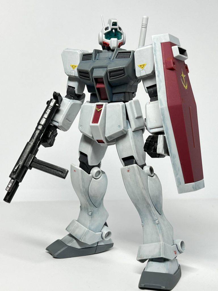 古いキットなので合わせ目消しが大変なのと、可動域に難あり。でもスタイル良し❗️かっこよ。