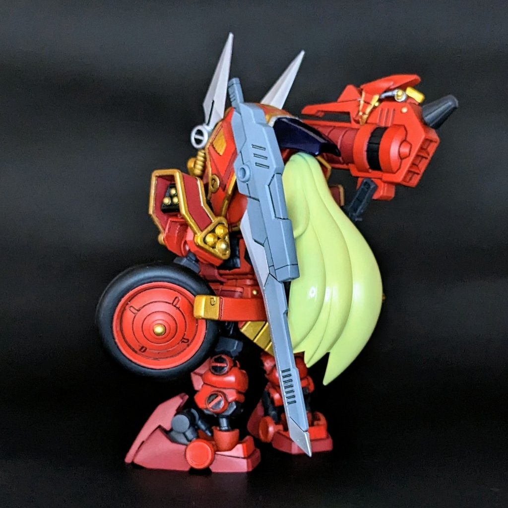 髪はレディカワグチの色をイメージして塗装しました。追加武装としてライトニングブラックウォーリアのガンブレイド（ショート）を装備しました。