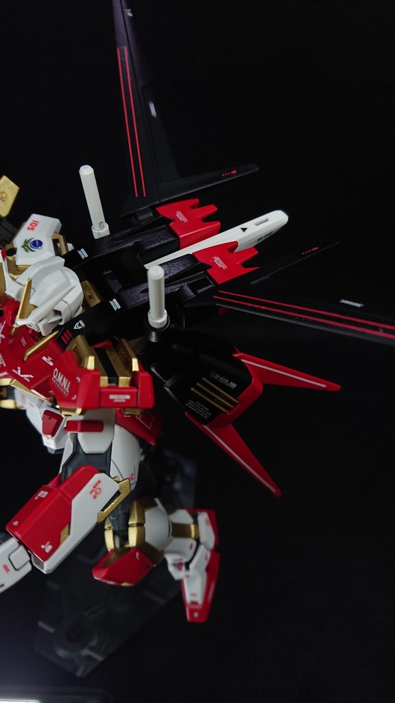 部分塗装にタミヤのエナメル塗料・フラットブラック・フラットレッドMr.メタリックカラーGX・メタルイエローグリーン・メタルブルー