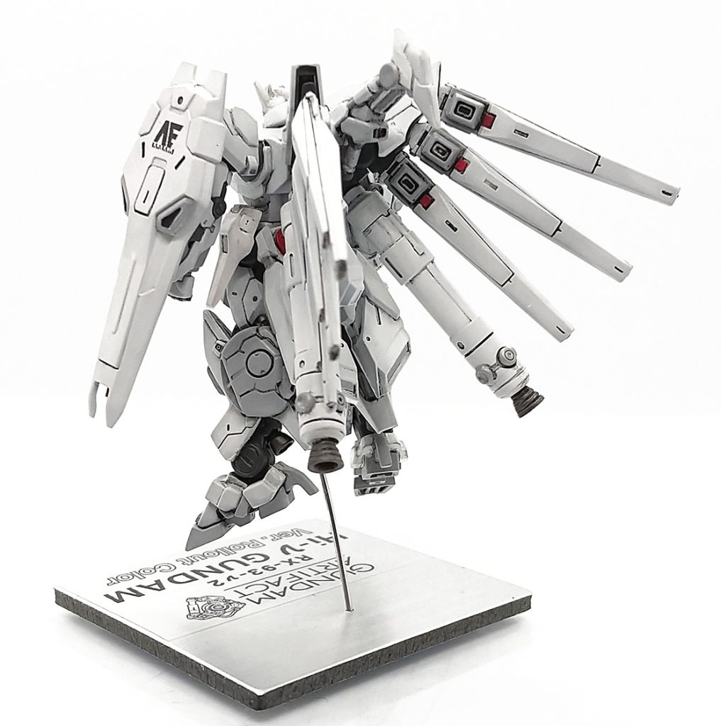 Hi-ν ガンダム ロールアウトカラー ガンダムアーティファクト–5枚目/制作者：ランゼル