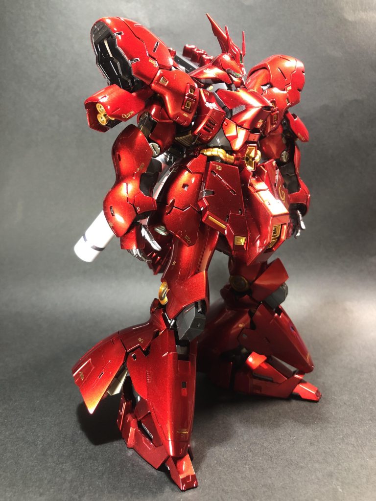 前回は下地シルバーがガイアノーツのスターブライトシルバーを使用しましたが、今回はフィニッシャーズのクロームシルバーを下地に使用しました。