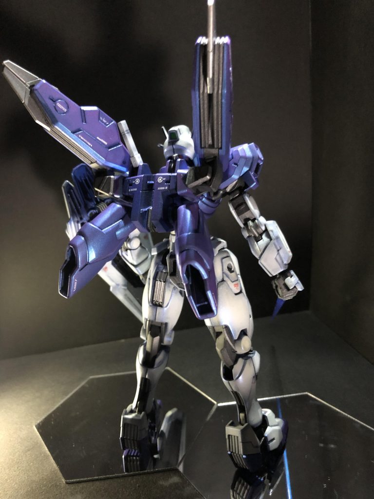 赤部分は、青く。黄色部分は、シルバーに。デカール保護に艶消しトップコートを軽く拭きかけました。