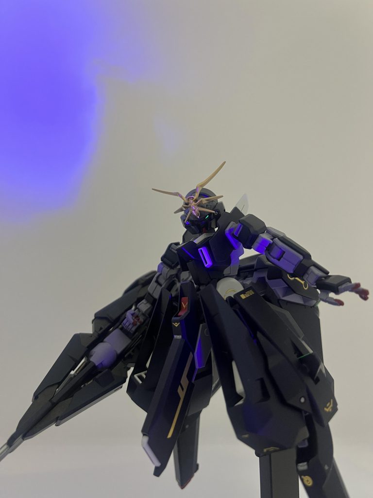 発光部分は蛍光塗料でビコーンします！