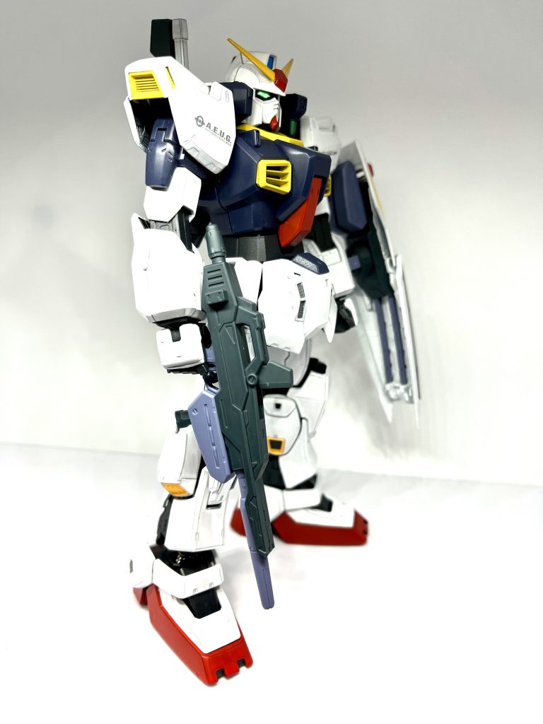 外装パーツは半光沢。フレームは艶消しで塗装してます。 