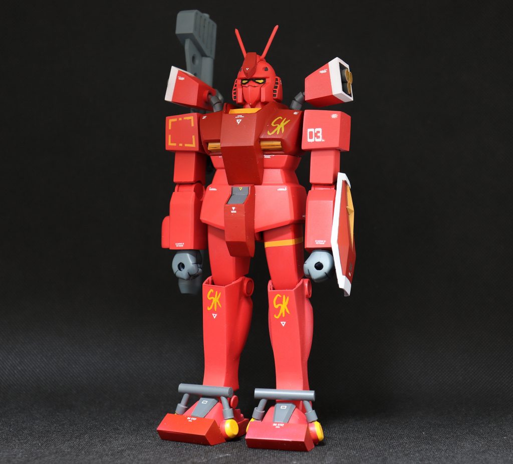 前回作ったものはバックパックが重すぎ＆膝関節が緩すぎて＆足裏の設置面が小さすぎて自立困難でしたが今回はバッチリ！！