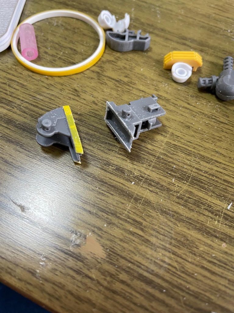 脚部加工 …これは膝延長しているトコですね。