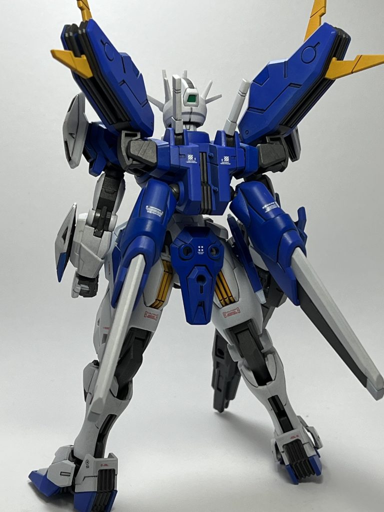 シールドのパーツもパチッと収まってとても感じいいですね。ライフルも背中に収まるのがとてもいい感じだと思いました。