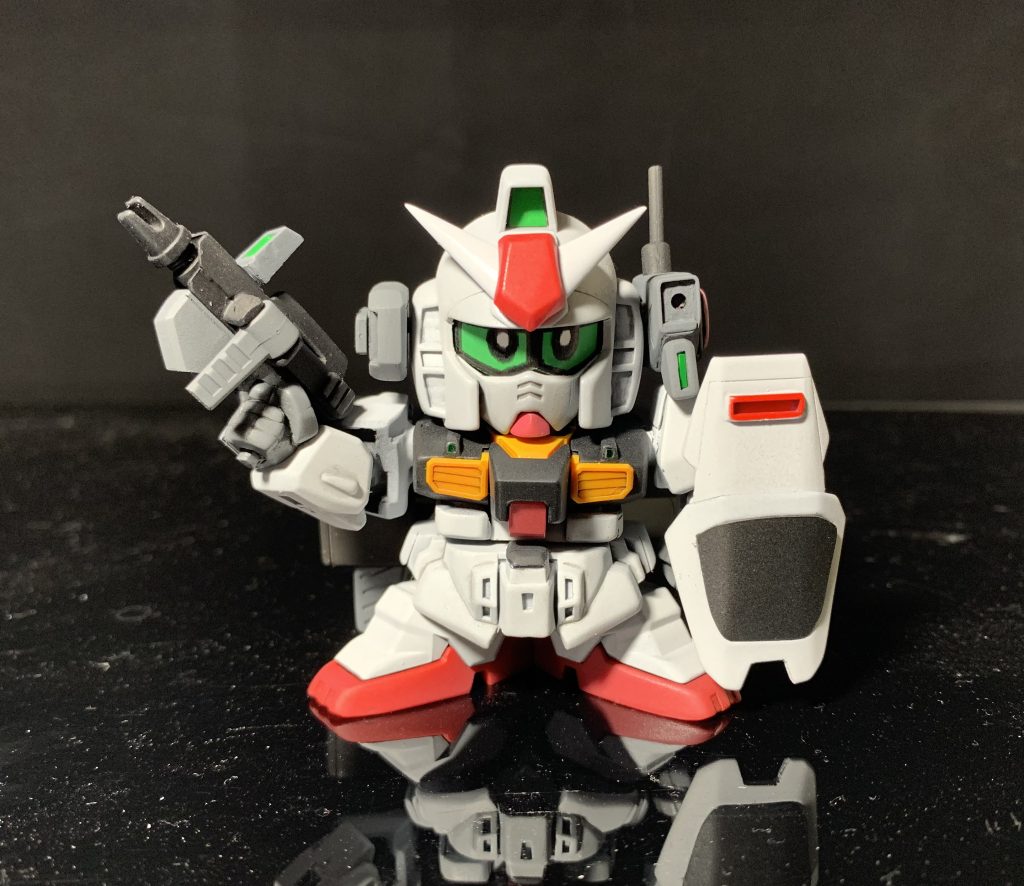 本体は横井画伯のイラストを参考になるべくエッジを立たせず丸くなるよう削り。頭身も2.5頭身ほどまで縮めてます。