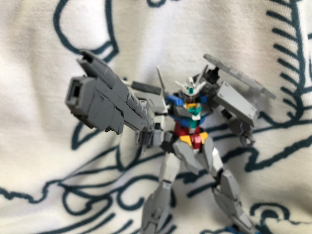 ライフルモード、先端はジャスティスナイトの槍についてたパーツを再利用。無駄なく使えるモデラーになりたい。