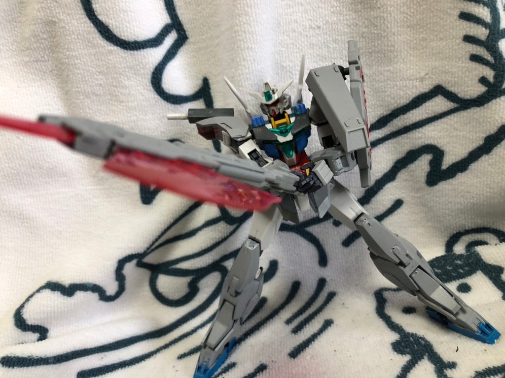 次はソードモード、ビーム部及びその周辺はシステムウェポン007のランス?につけるパーツを切断し接着。