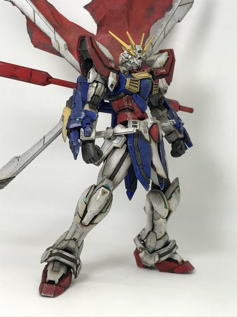 RG ゴッドガンダム単品もちろんウェザリングだけのパチ組無塗装です🙄私…RGってあまり好きじゃないのですよね…1/144のくせに高い!パーツ数が多くて小さくて…目に優しくない!マーキングシールやリアルスティックデカールが多すぎて貼るのが面倒…😭(ですので私は最低限しか貼りません…)