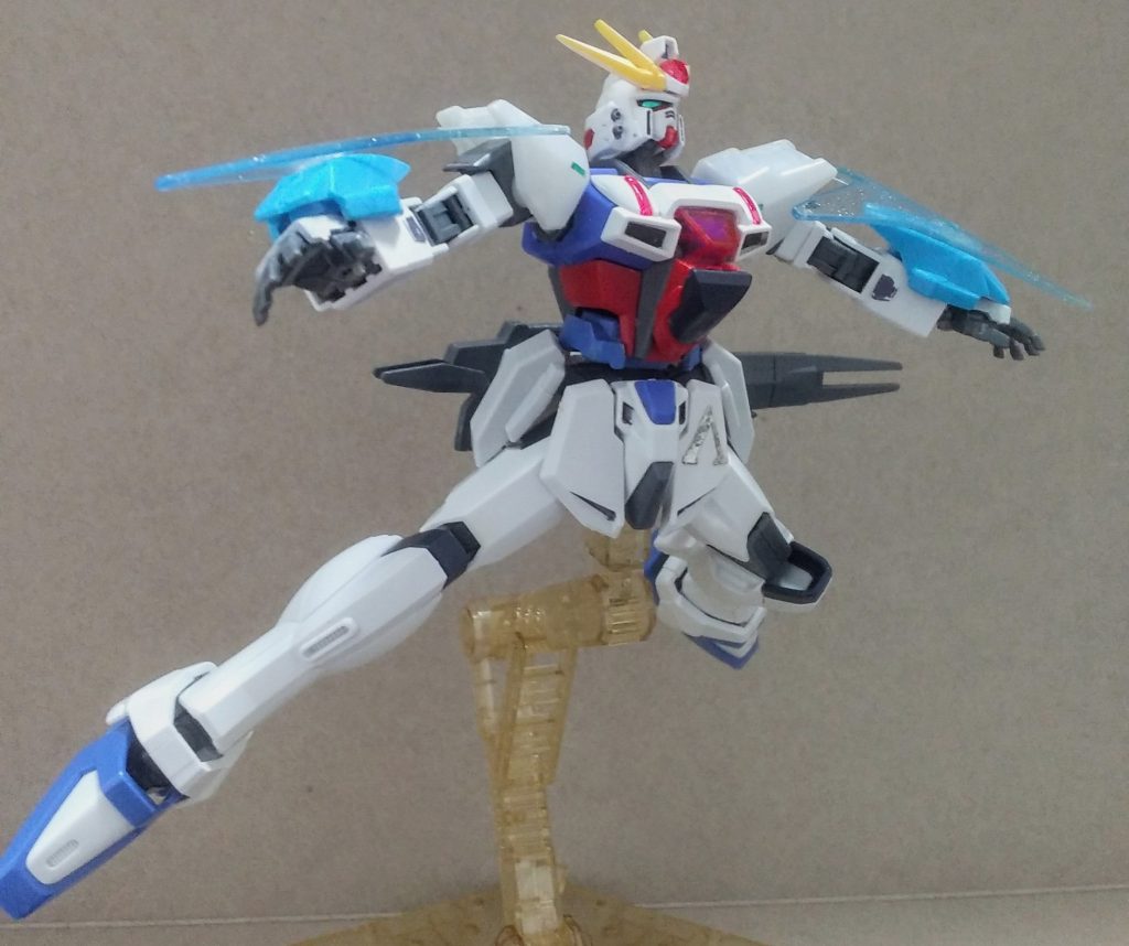 ・ラディアンスシステムフルバースト本当は、背中に2枚の非実体の翼が生えているっていう設定です(クリアーパーツ無いし、そんなもの自作なんて出来ないし、絵も描けないしで…もどかしい…)。