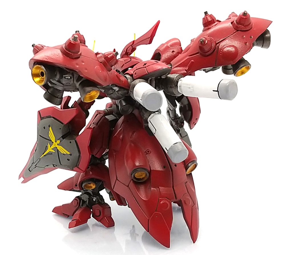 非常に出来の良いキットでアーティファクト独特のアレンジのプロポーションは秀逸です。さらにスタンドに設置しハの字加工した足を後ろにスイングさせたポージング、浮遊感を出した姿は、素立ちポーズより魅力が増すように感じられます。