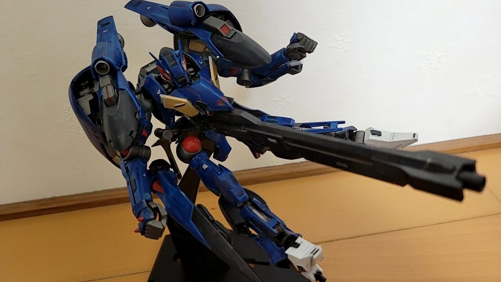逆噴射して変形