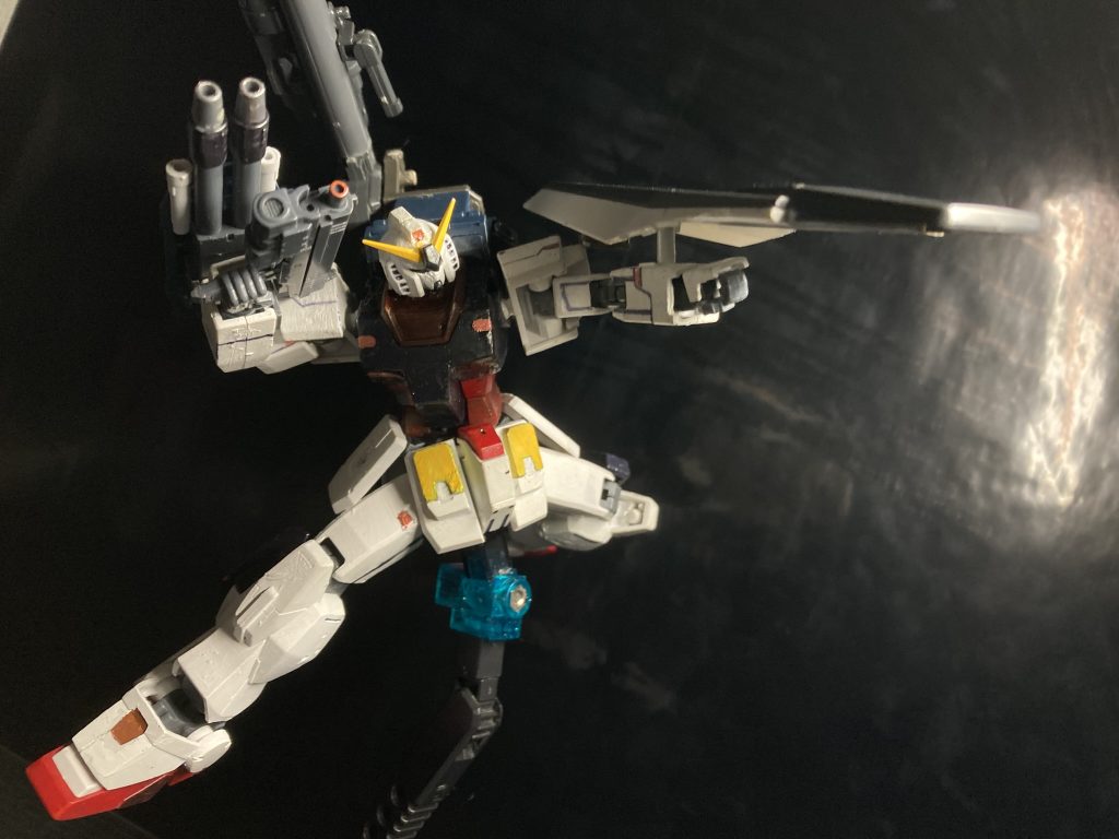 大きめなシールドは特に武装はなくシンプルなものめっちゃポロリしやすい