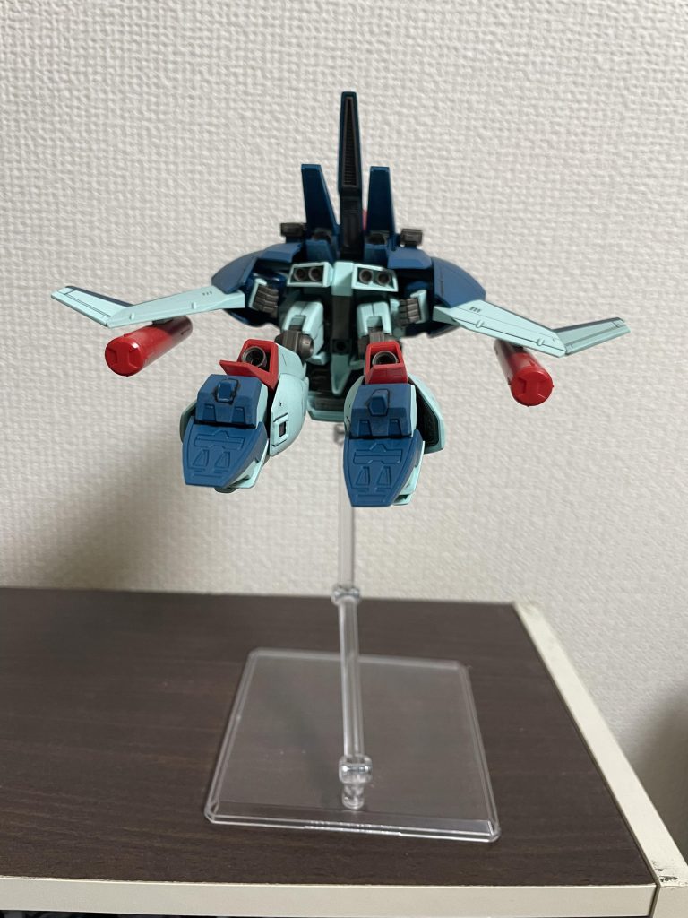 スペースファイター形態になると小柄に感じたリ・ガズィもなかなかの大きさに化けました。それでは最後までご覧いただきありがとうございました。