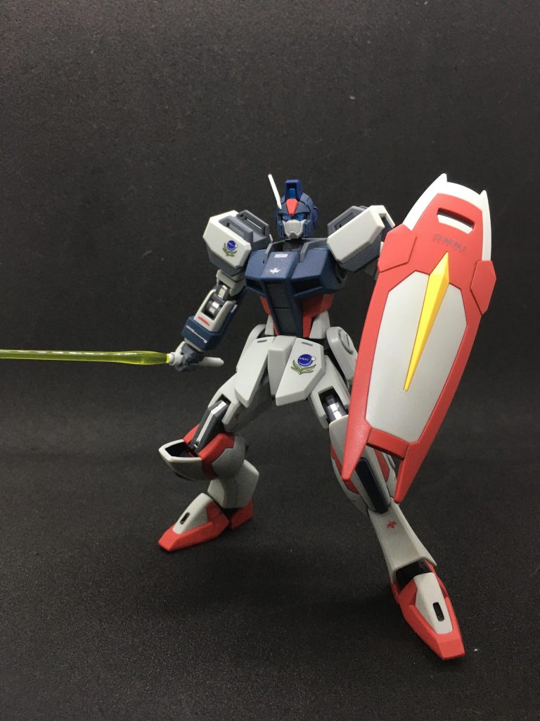 ビームサーベルを抜刀するシーンもなんのその。