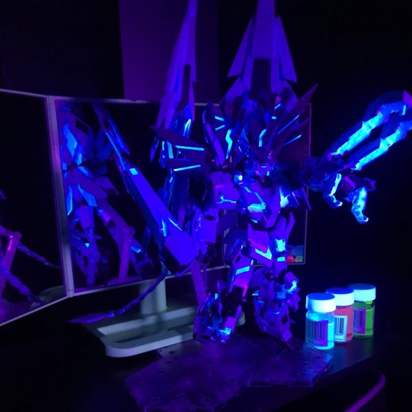 ユニコーンガンダム　ペルフェクティビリティ　発光