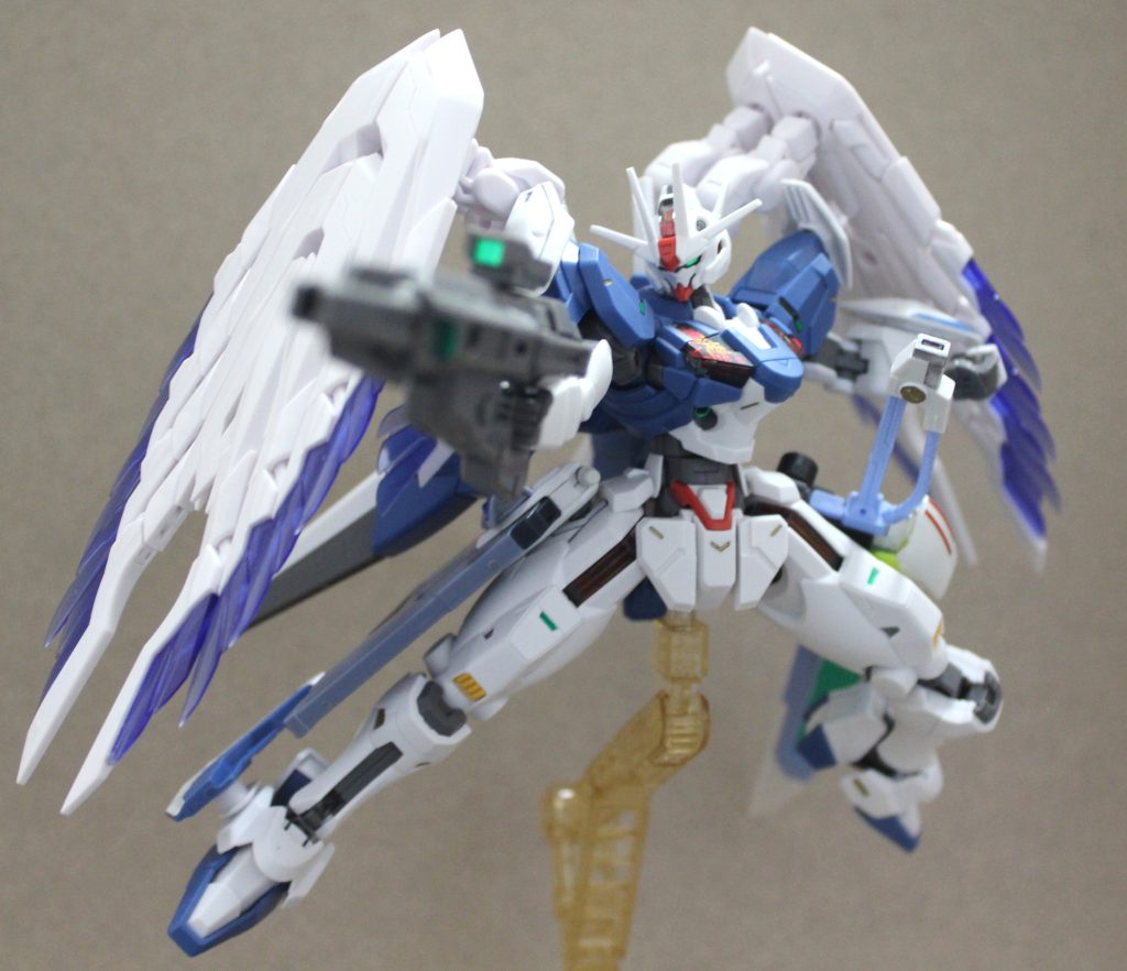 ・ビームライフルseed風構え翼持ちならこの構えはお約束。