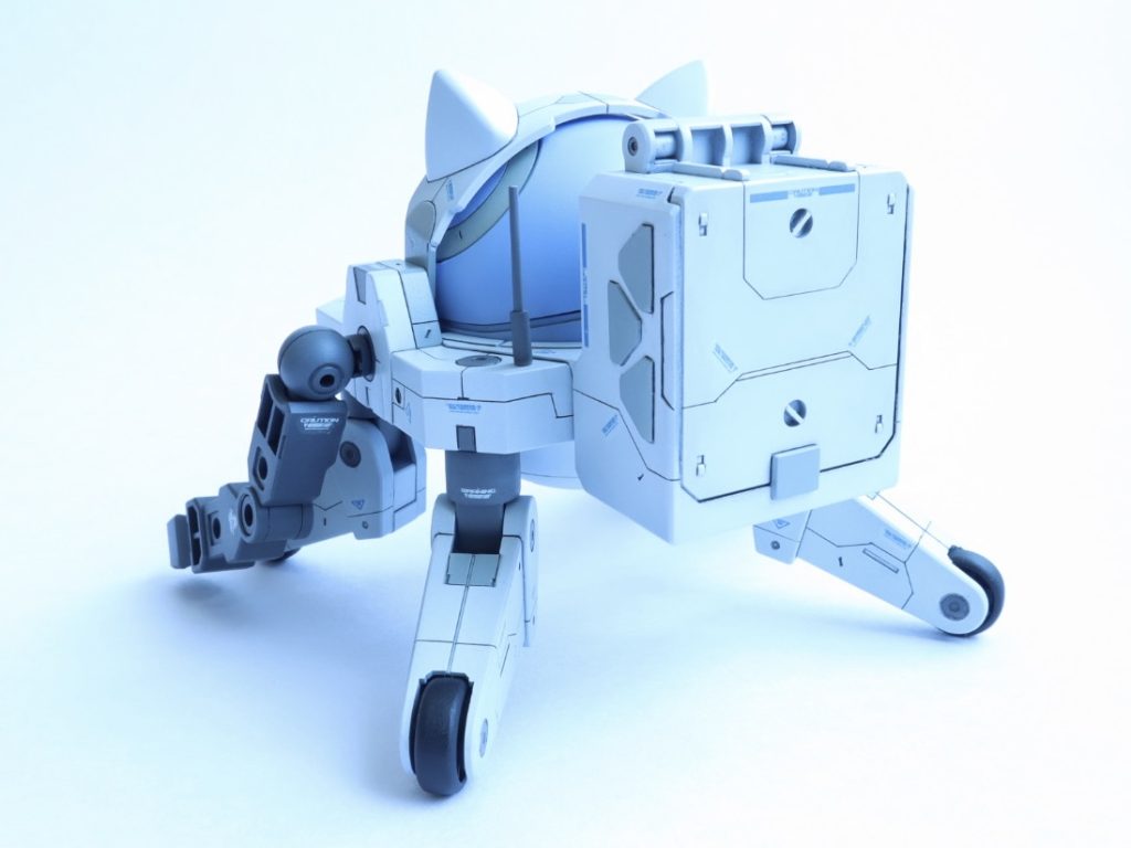 左後方にアンテナを追加。