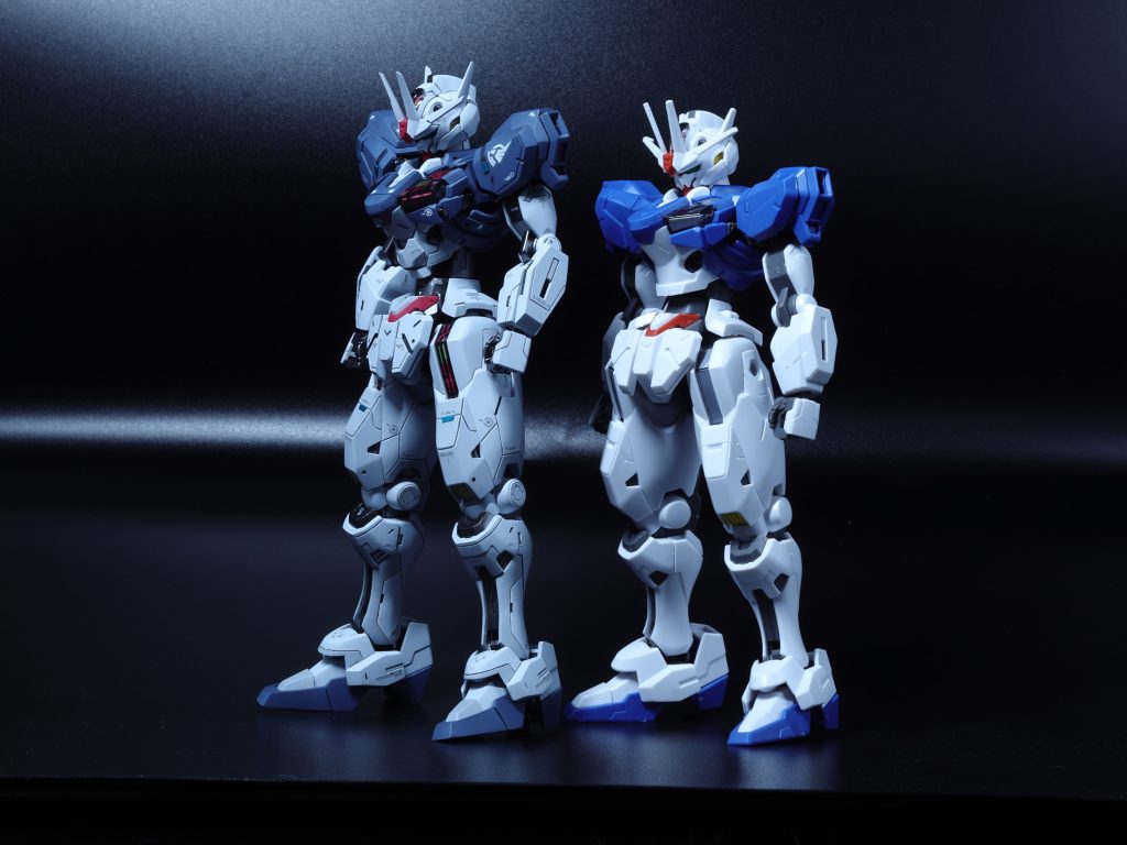 改造後(左)と、素組(右)です。あれ、元キットってこんなんだったっけ…と。。かなり身長高くなりましたねw