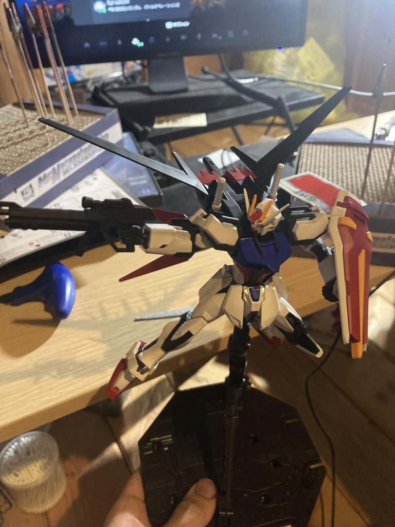 ストライクガンダム–2枚目/制作者：@PERFECT_P_MEN