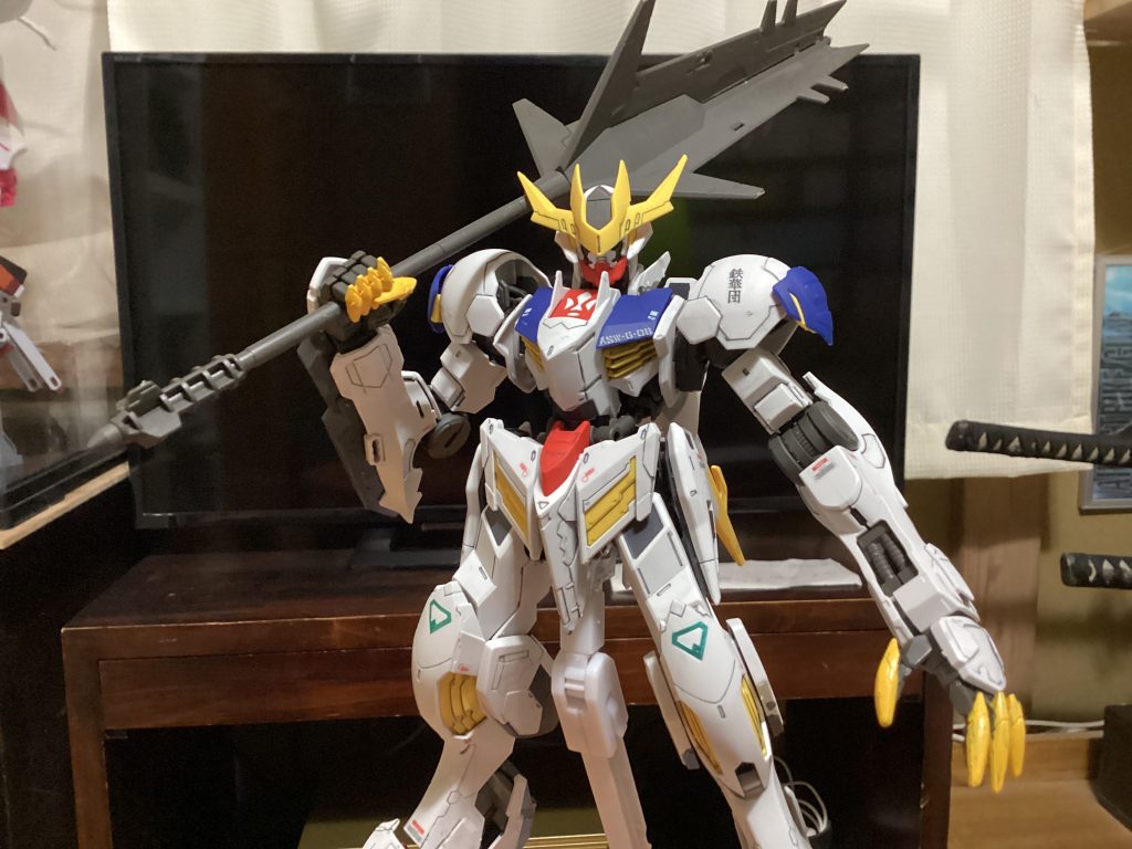 指先だけ塗装してます。