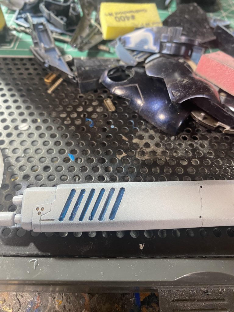 運営に消されてしまったのでここにまとめて置いときます。ＵＶクリアレジンを使い、青く塗った箇所にレンズのような膜をつくります。