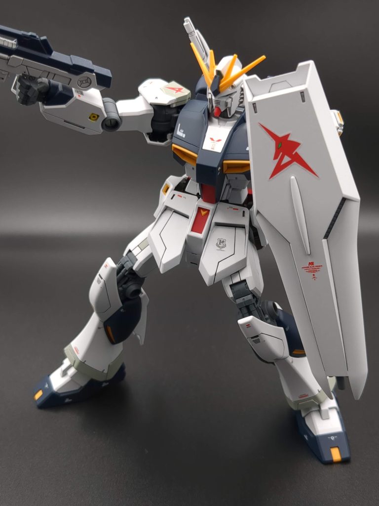 スジ彫りはすんごく時間かかりましたスジ彫りの曲がり角がキレイな作品に憧れますが今はこれが精一杯