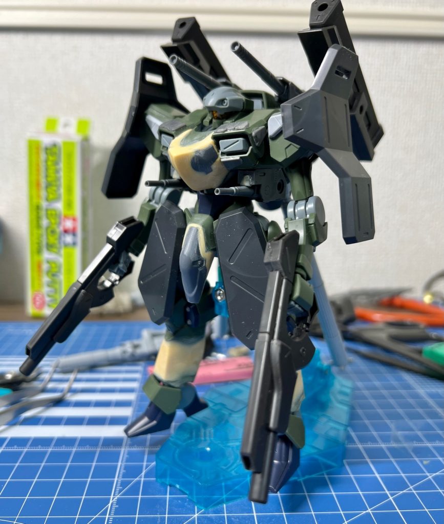 胸、股間、ふくらはぎを形状変更してます。