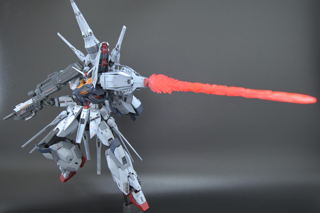 大型ビームサーベル。迫力ありますね。