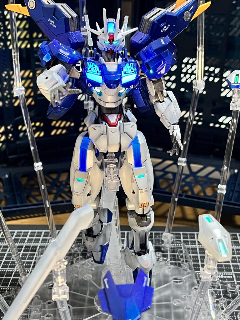 蛍光箇所が複数あり、筆塗りしようかと思ったのですがマスキングしてエアブラシ吹きました。