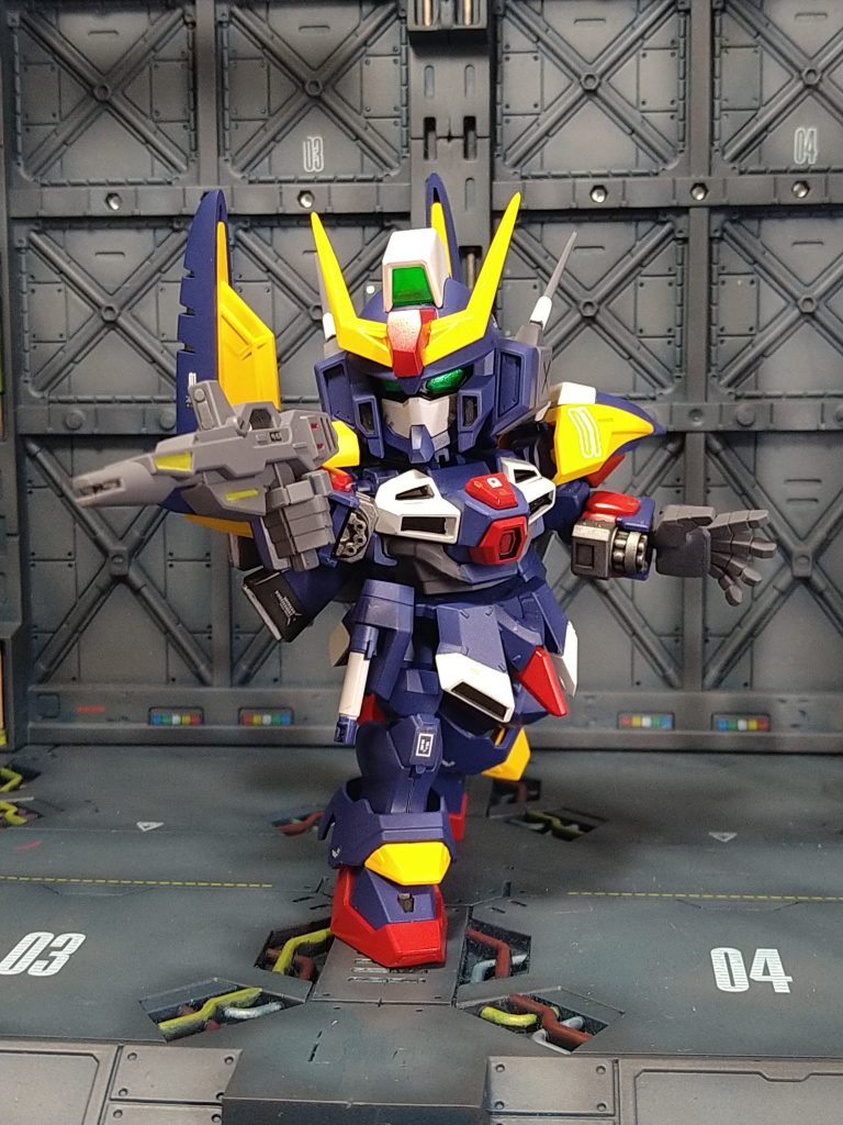 ビームライフルを構えて･･･このライフルはガンダムマーク２のものと同様らしいです。センサーの表現は今回手を抜いちゃいました。