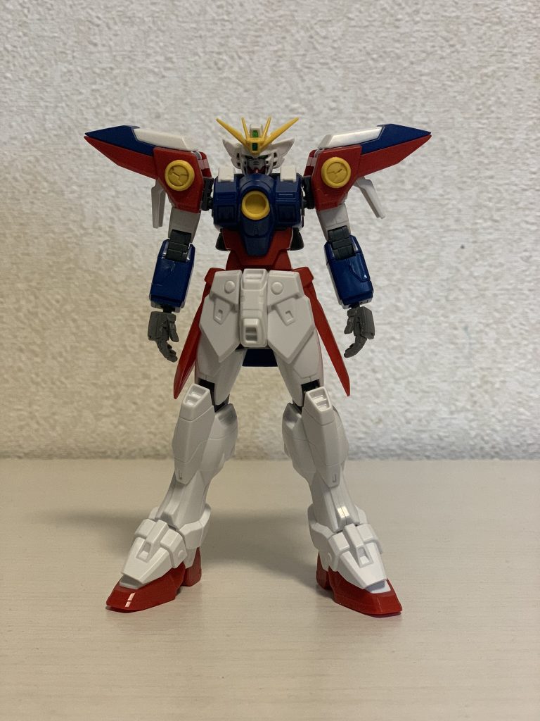 加工前肩アーマーのイキリ、胴体の寸詰まり、腕の太くて短さ、下半身の可動の少なさが気になりました。