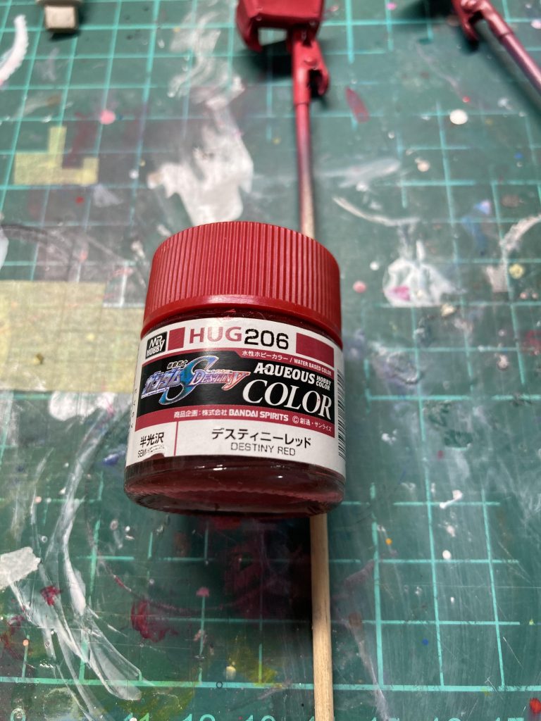 赤部分は塗料の希釈に失敗しまだらになってしまったので、上から水性塗料を筆塗りしました。