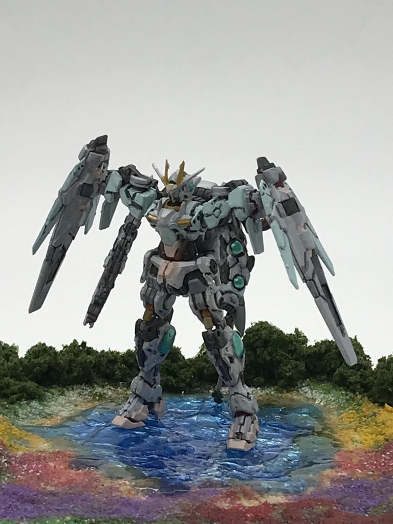 メタリックグリーンが強いかなと思いますが、パステルブルーとグリーンはあまり差がないので、パッとしません。そこまでどぎつくはないかと思います。