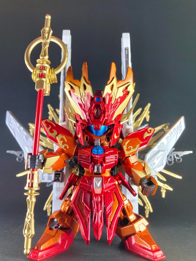 〜〜〜〜〜〜〜〜〜〜〜〜SDガンダムワールドヒーローズ、ムシャワールド勢力のオリジナル僧侶を作りました。アニメ本編の第7話「裏切りの桔梗」に登場した光秀ジェガンの後日談的な強化形態を想定しています。モチーフ人物とした南光坊天海は戦国時代〜江戸時代初期に活躍した天台宗の大僧正で、特に晩年は幕府の重要政策に多大な影響を与えたにもかかわらず、出自や来歴に謎が多い事から結構昔から天海=明智光秀説が(※歴史学的には荒唐無稽な奇説ではありますが)流布しており、近年も創作作品の格好の題材としてよく採用されています。そのような事情を踏まえて、個人的にヒーローズ本編の光秀ジェガンを製作済みかつ信長や佐助の新強化形態も作っており、光秀だけその後音沙汰無しというのは寂しかったので、復活してもらいました。