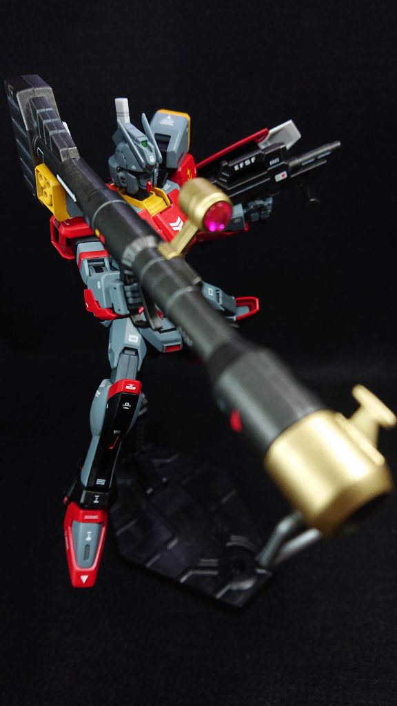 今回のおすすめポイントは“全体のシルエット”です機体カラーは最初から赤と決めていたので迷うことはなかったのですが、レッドウォーリアの身体に合う各パーツを選ぶのに一番苦労しました量産型なのでなるべくシンプルに、でも貧相にならない微妙なラインを狙ってみましたでは、最後までご覧いただきありがとうございました