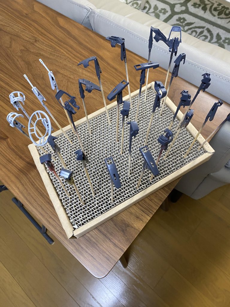 塗装は、TV版との比較写真をみながら計画しました。