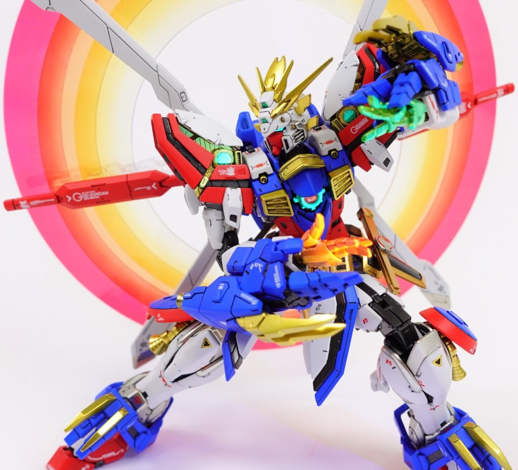 完成時の写真　その7瞳、胸部と肩のエネルギーマルチプライヤー、両手は蛍光塗料を使用してブラックライトで光るようにしています