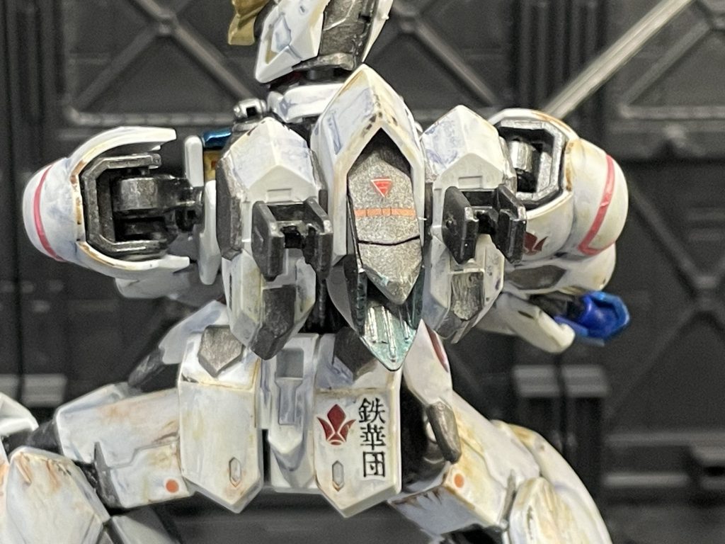 バックショット鉄華団をアピール関節部はアクリジョンの黒鉄色