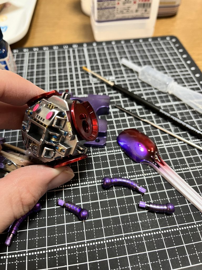 クリアカラーのハロにはキャンディ塗装の実験になってもらいました。