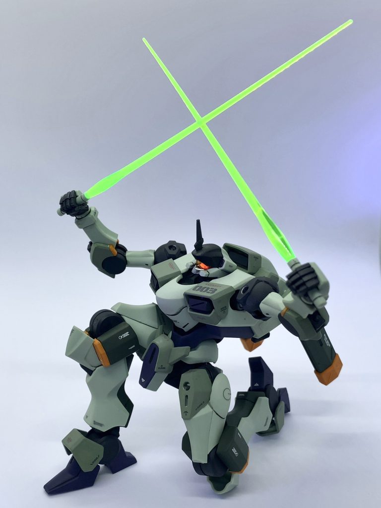 ビームサーベルで防御