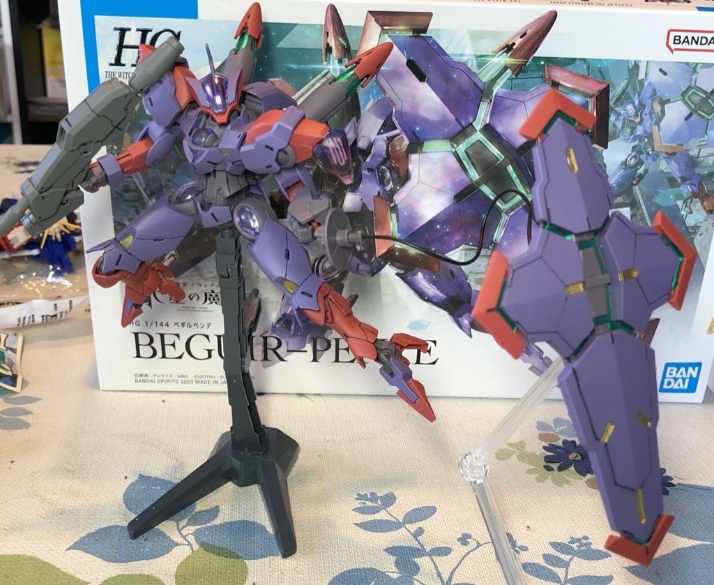 付属のスタンドでシールドを浮遊させてみました。