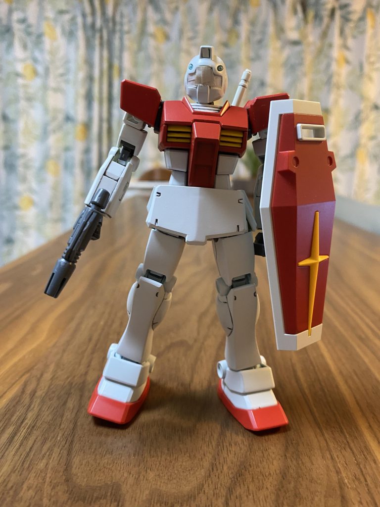 ご覧いただけただろうか… 左右の生えている位置のわずかな違いを。という感じで位置を調整しました。