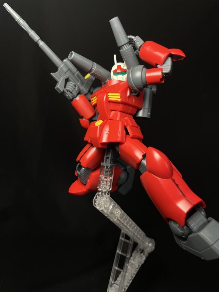 アクションベースでかなりポージングの幅が広がりますね。でもこういう量産機とかは地に足つけた方がいいですよねー