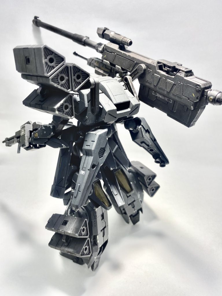 砲身はかなり長いですが自立可能です。