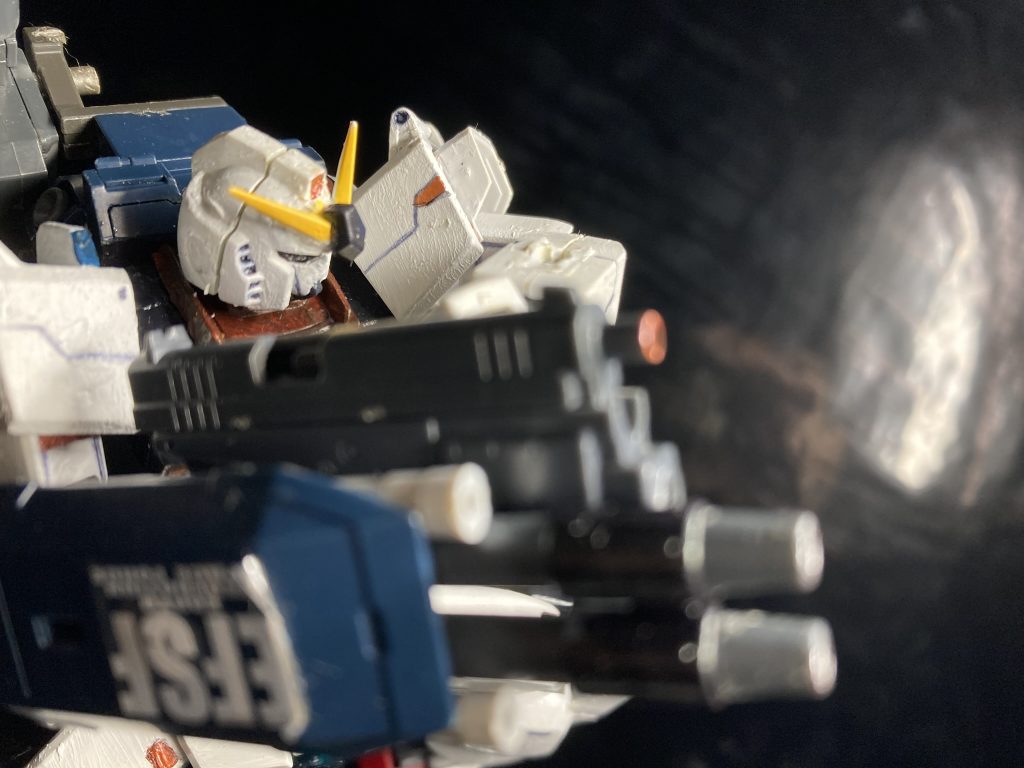 余談ですが初めてガンプラを設計を立てて改造、ミキシングしたのがこの機体フルアーマーガンダム3号機でそれをリメイクして他の人にもギリギリ見せられるようにリメイクしたのがノーマルのフルアーマーガンダム3号機こちらの方です!そして今回はそのリメイクリメイクの、リメイクの、リメイクです!実際はリメイク前にリメイクしています(錯乱)