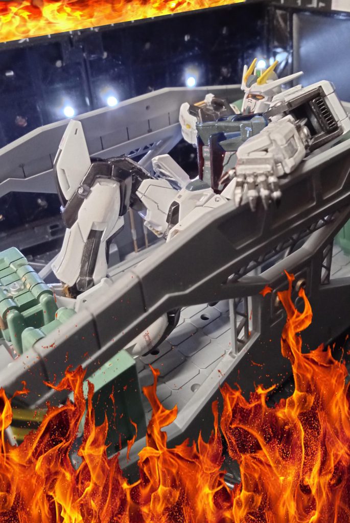 「私だって動かすくらい」左右の平手を作りました