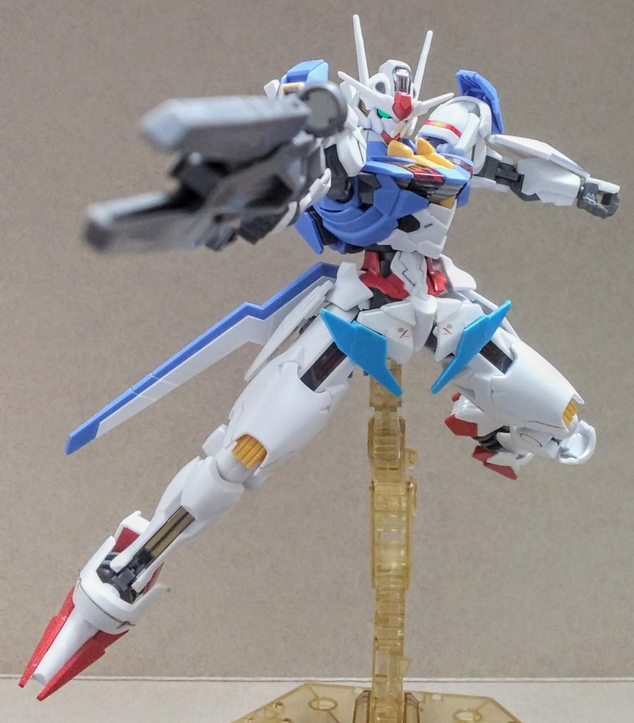 ・ビームライフルseed風構え足が長く伸ばされていると、この構えは映えますね!